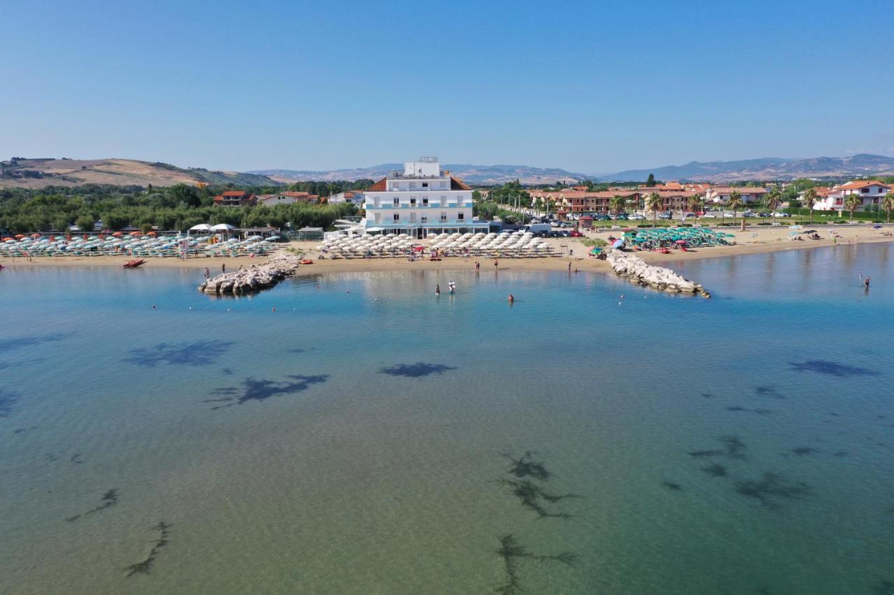 Hotel Strand Marina Di Montenero Eksteriør billede